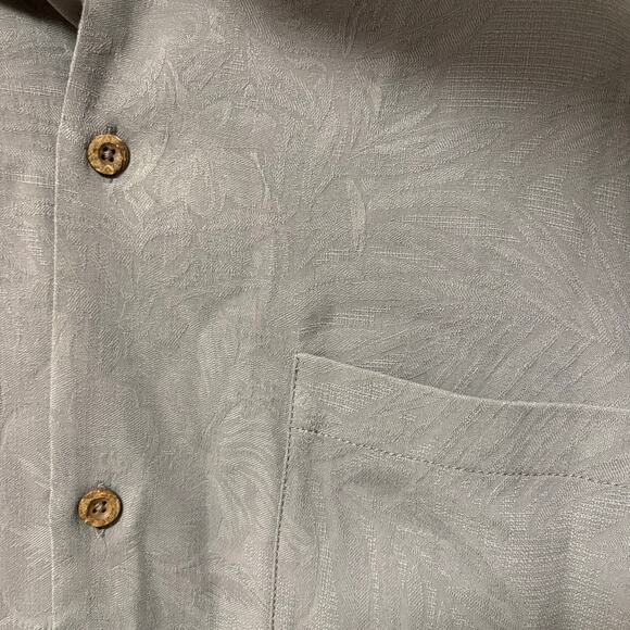 Bundle of 2 Tommy Bahama Men’s Short Sleeve Button up Grey Navy size XL - Picture 6 of 11